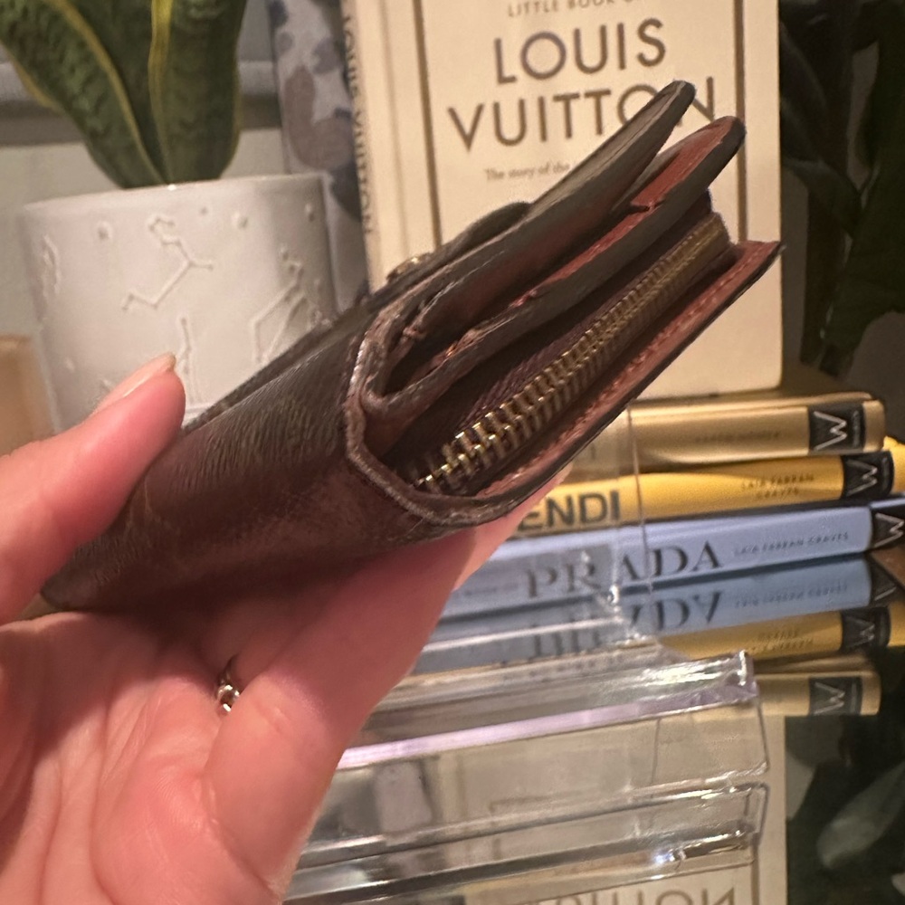 Louis Vuitton Monogram Wallet & COA - Picture 5 of 14